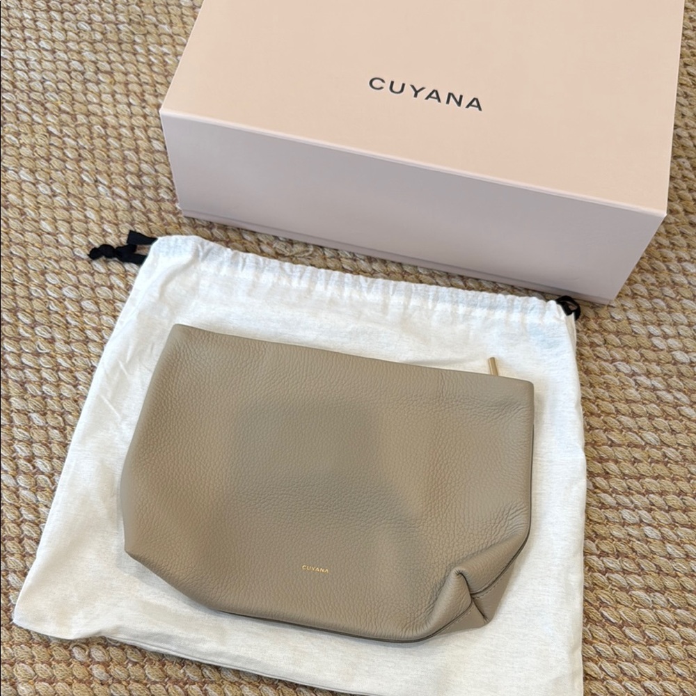Cuyana Tan Leather Women's Bag